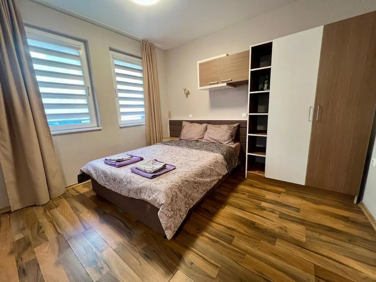 Cozy One-Bedroom Apartment Near Burgas Sea Garden