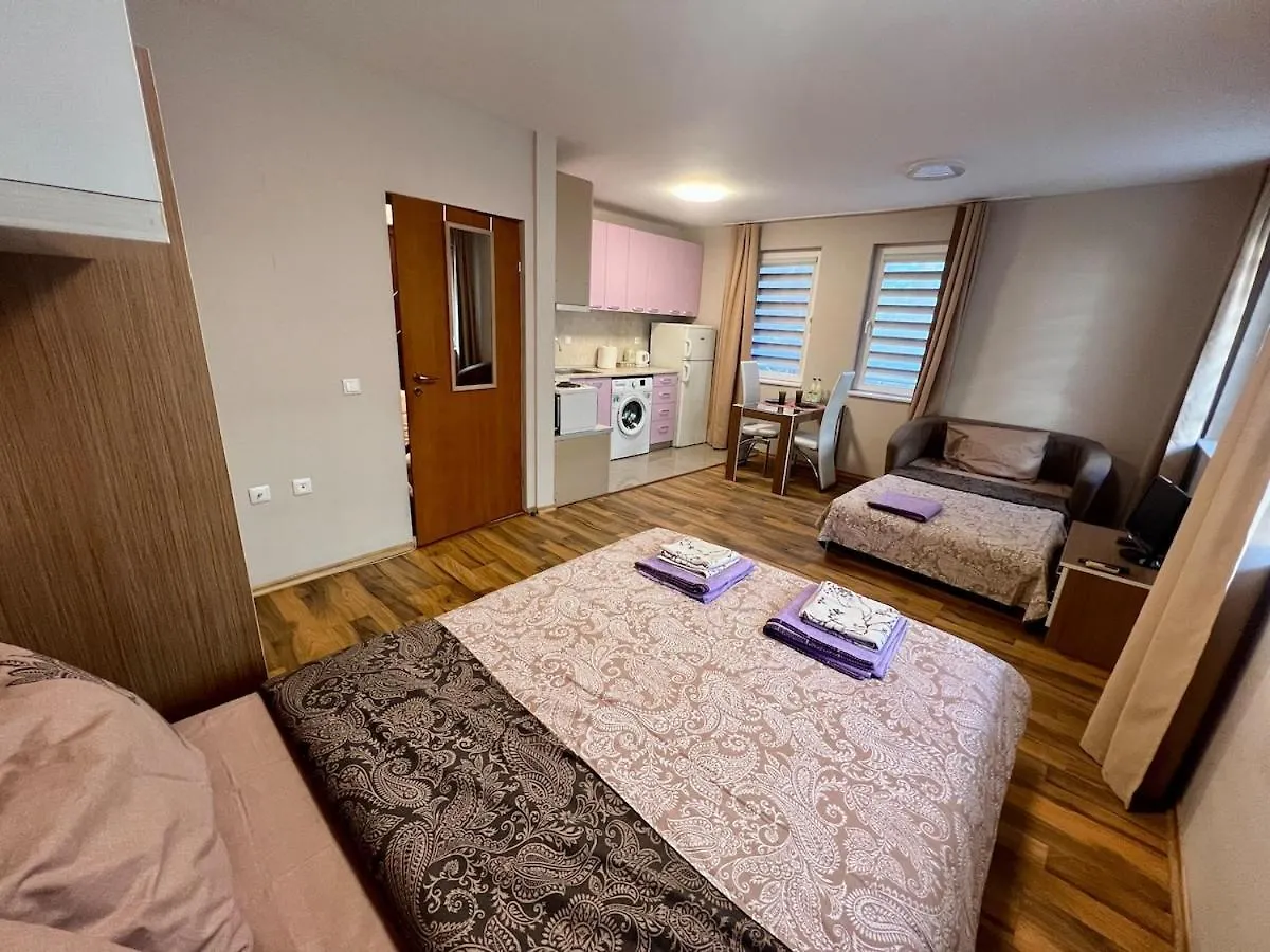Cozy One-Bedroom Apartment Near Burgas Sea Garden